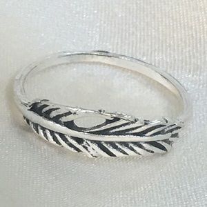❤️ 2 for $10 PRICE DROP Light as a Feather Ring